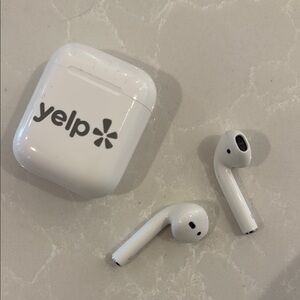 Apple AirPods 2nd Gen